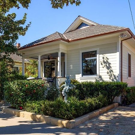 Upscale Downtown Home Walk To Beach Shops Bars 2 Santa Barbara Eksteriør billede