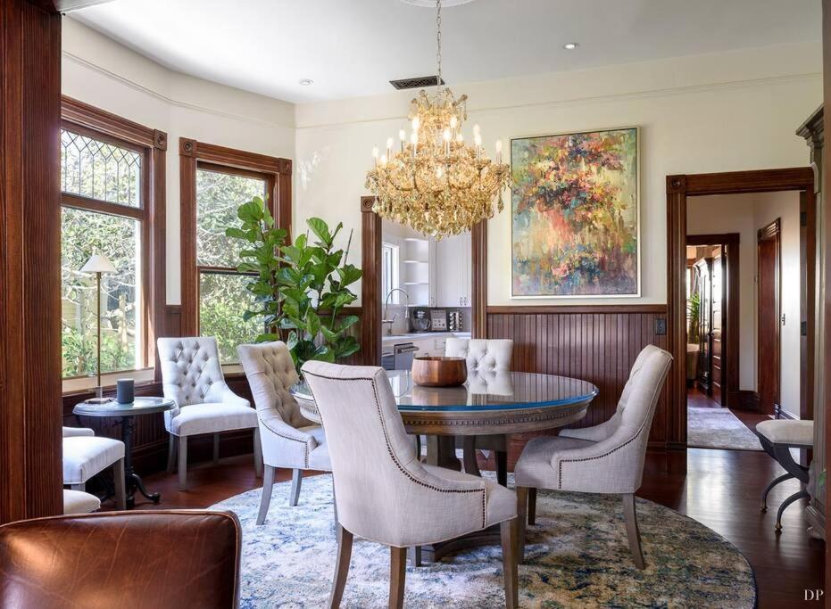 Upscale Downtown Home Walk To Beach Shops Bars 2 Santa Barbara Eksteriør billede