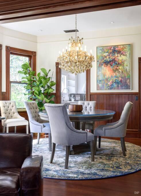 Upscale Downtown Home Walk To Beach Shops Bars 2 Santa Barbara Eksteriør billede