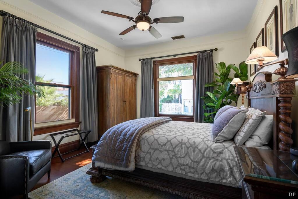 Upscale Downtown Home Walk To Beach Shops Bars 2 Santa Barbara Eksteriør billede